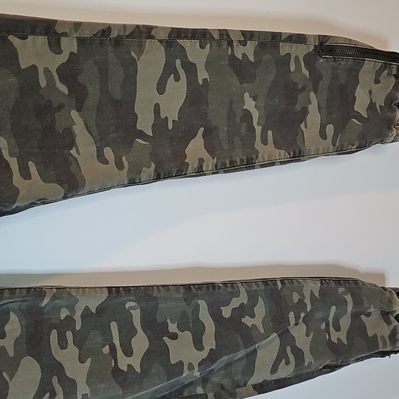 American Eagle Outfitters Size 4Camo Joggers - Picture 3 of 8